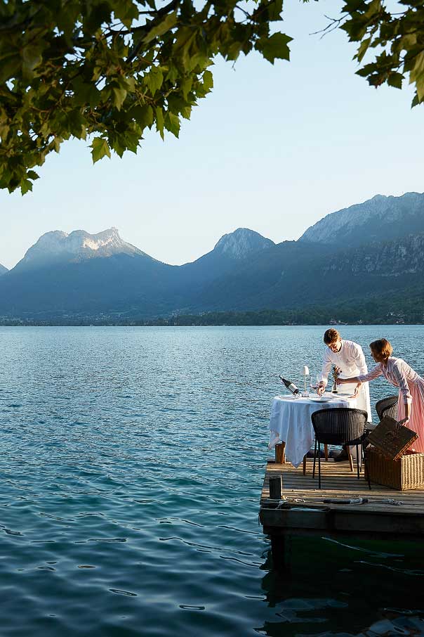 Jean et Magali Sulpice au bord du lac d'Annecy