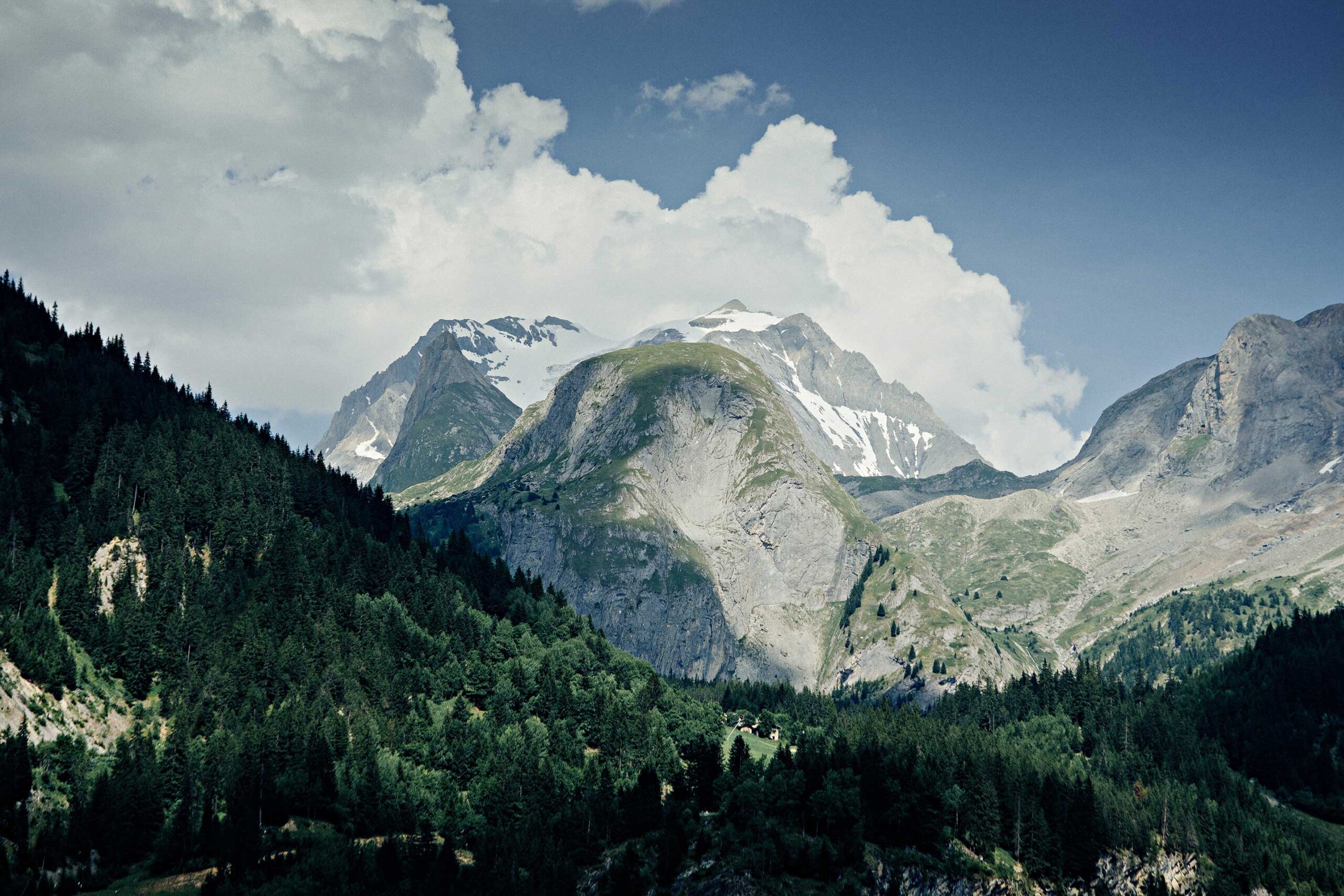 vue des montagnes dans les alpes